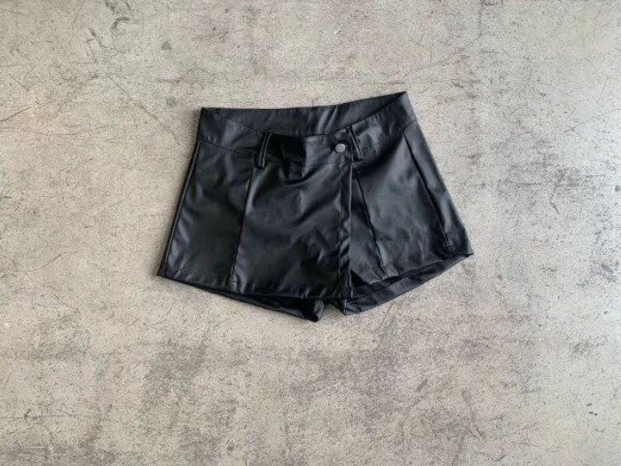 short pollera cuerina