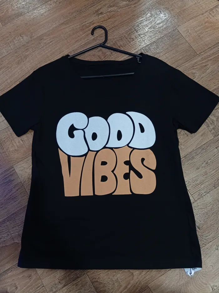 Remera Good Vibes