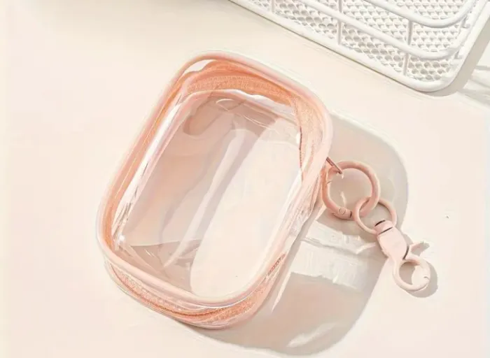 Bolsito transparente con mosquetón 