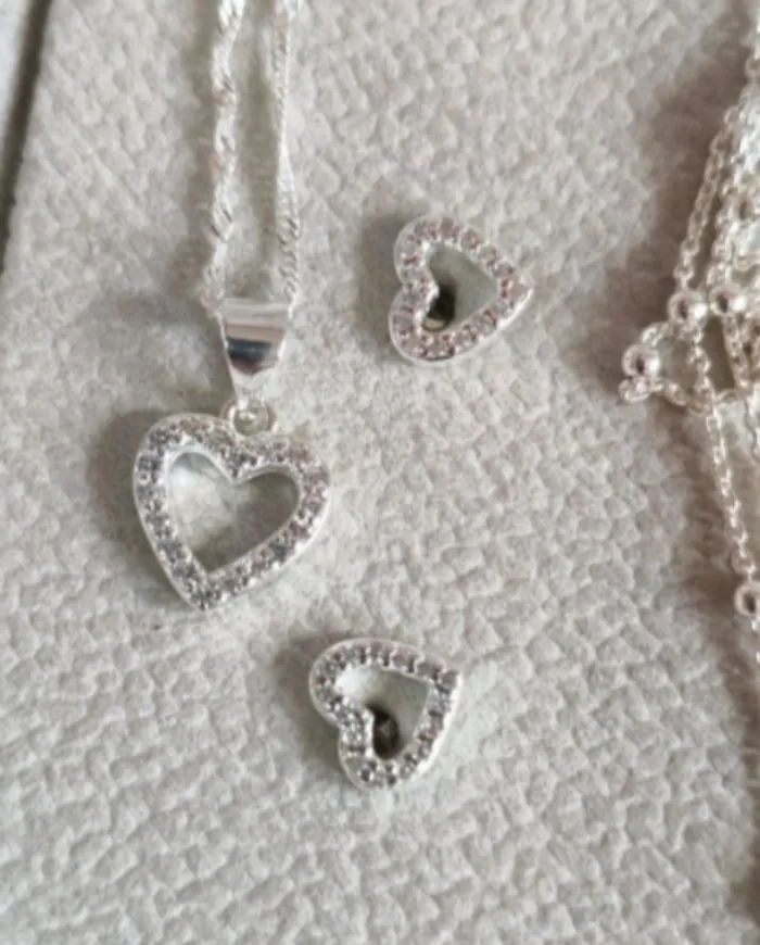 Juego de Collar y Aros Corazón 