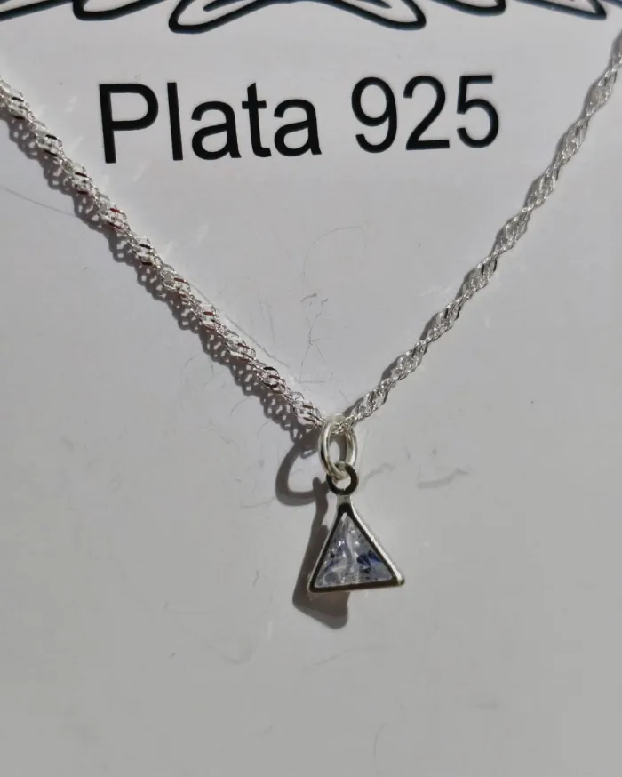 Collar de Plata 925 con Colgante Triangular