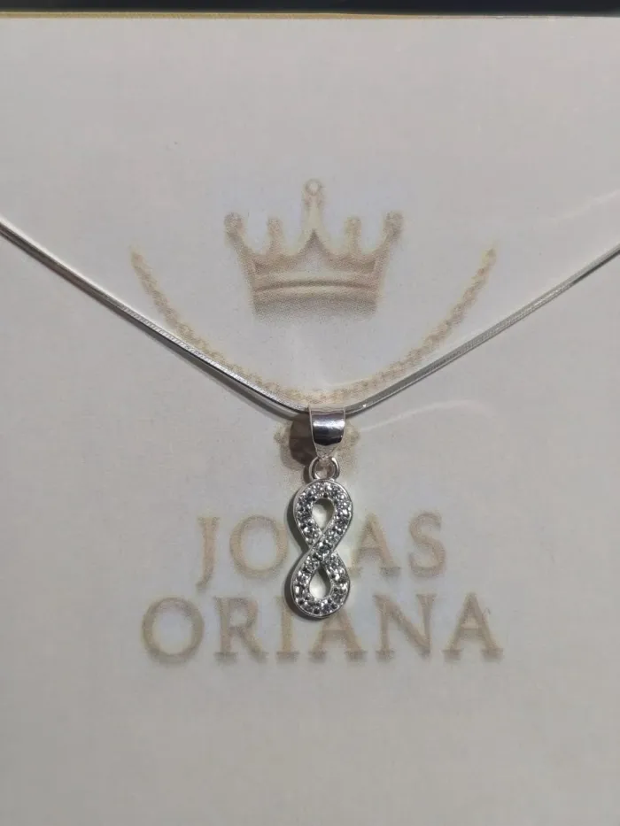 Collar Infinito con Brillantes