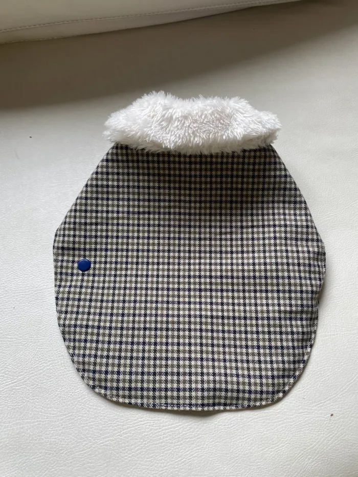 Capa para perros con corderoy blanco