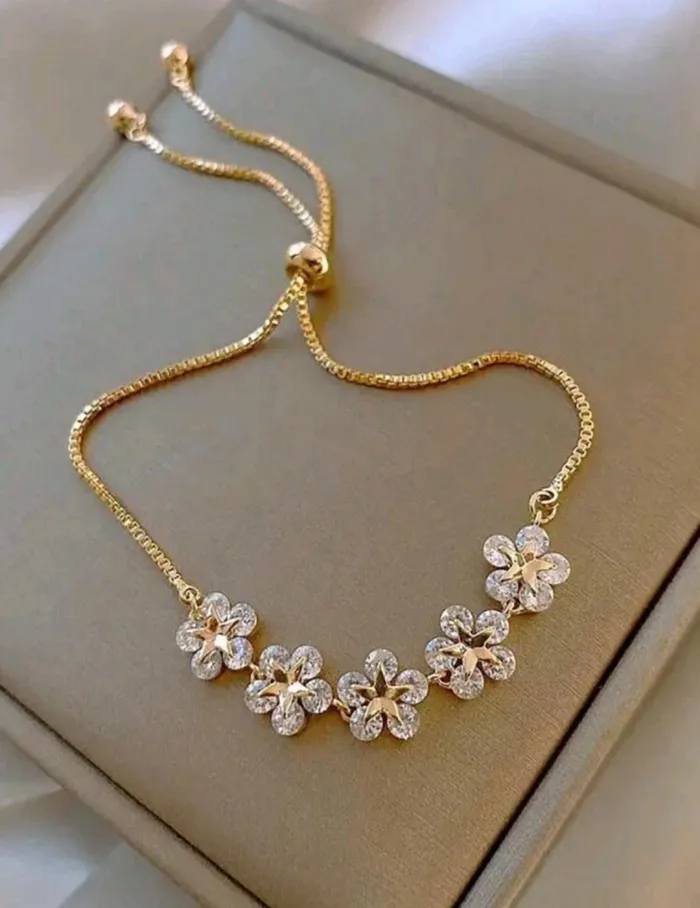 Pulsera Dorada con Flores