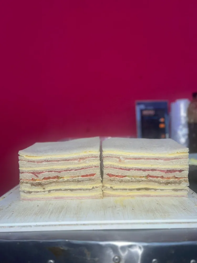 SÁNDWICHES DE MIGA