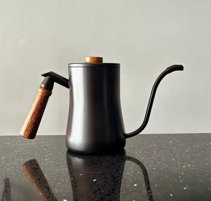 Tetera Cuello de Ganso Negro Mate 600ml