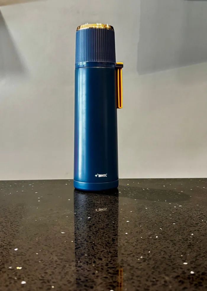 Termo Ejecutivo Minimalista 2