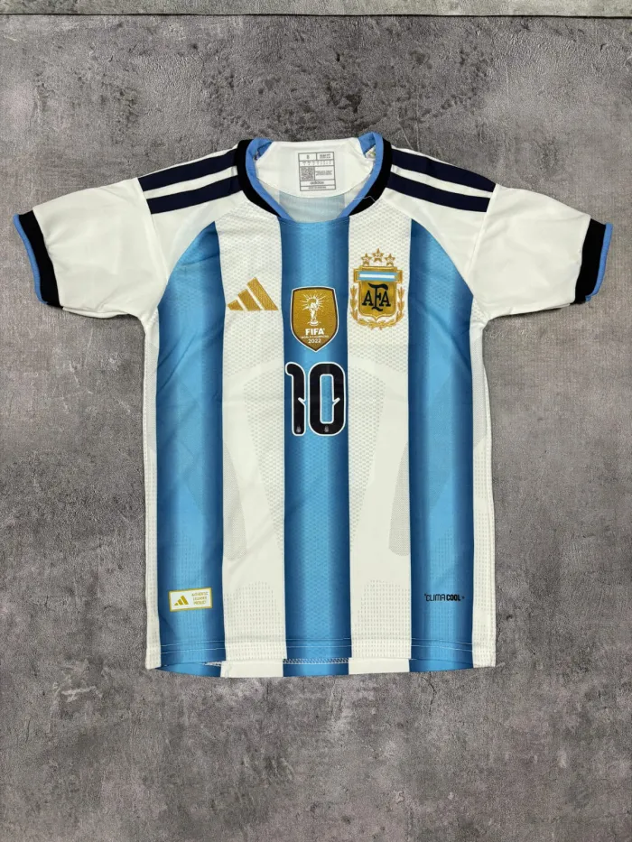 CAMISETA TITULAR SELECCIÓN ARGENTINA NIÑO 