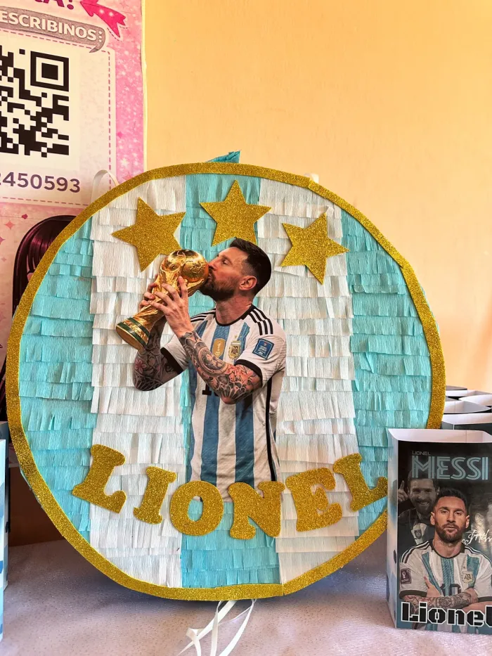 Piñata Personalizada 30 cm 2
