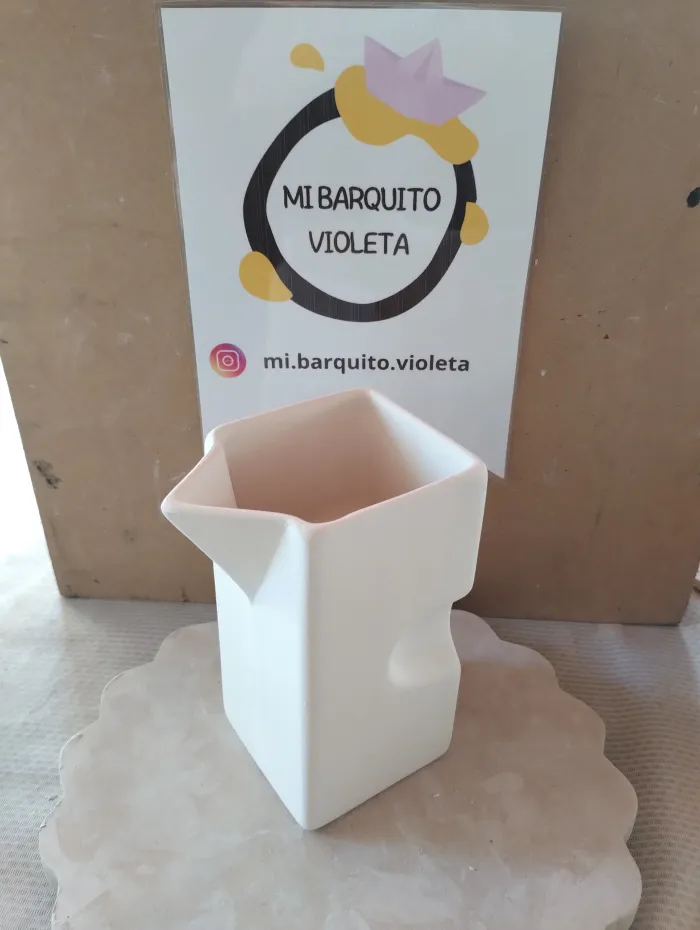 Jarrita jugo o leche 