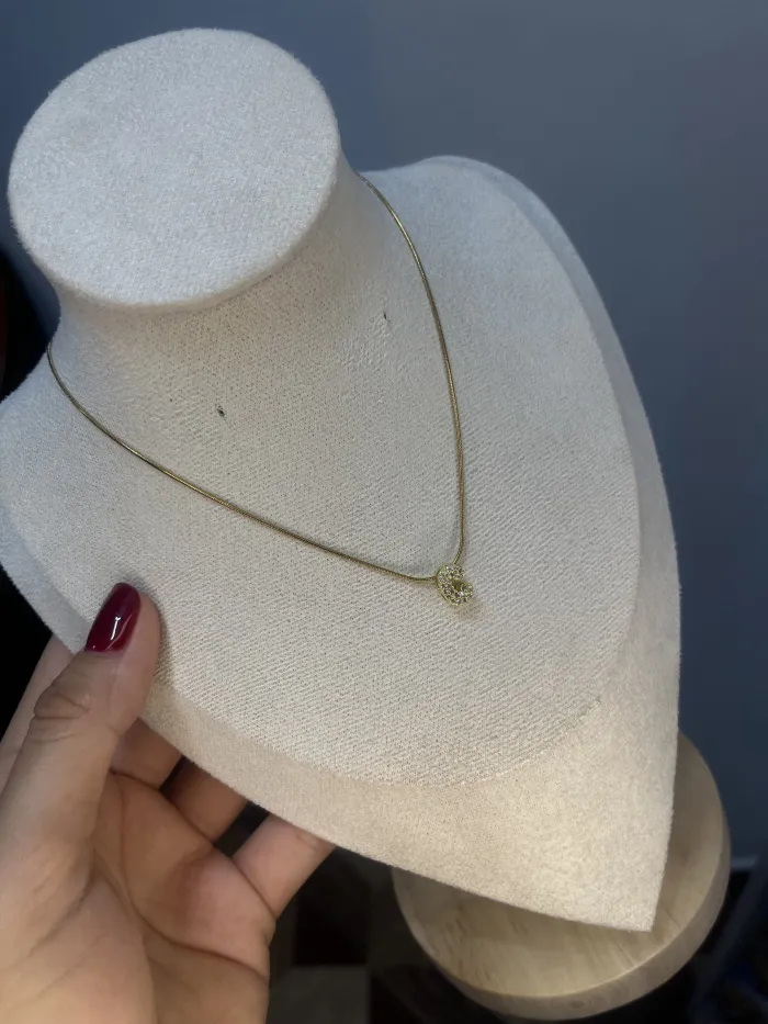 Collar inicial C