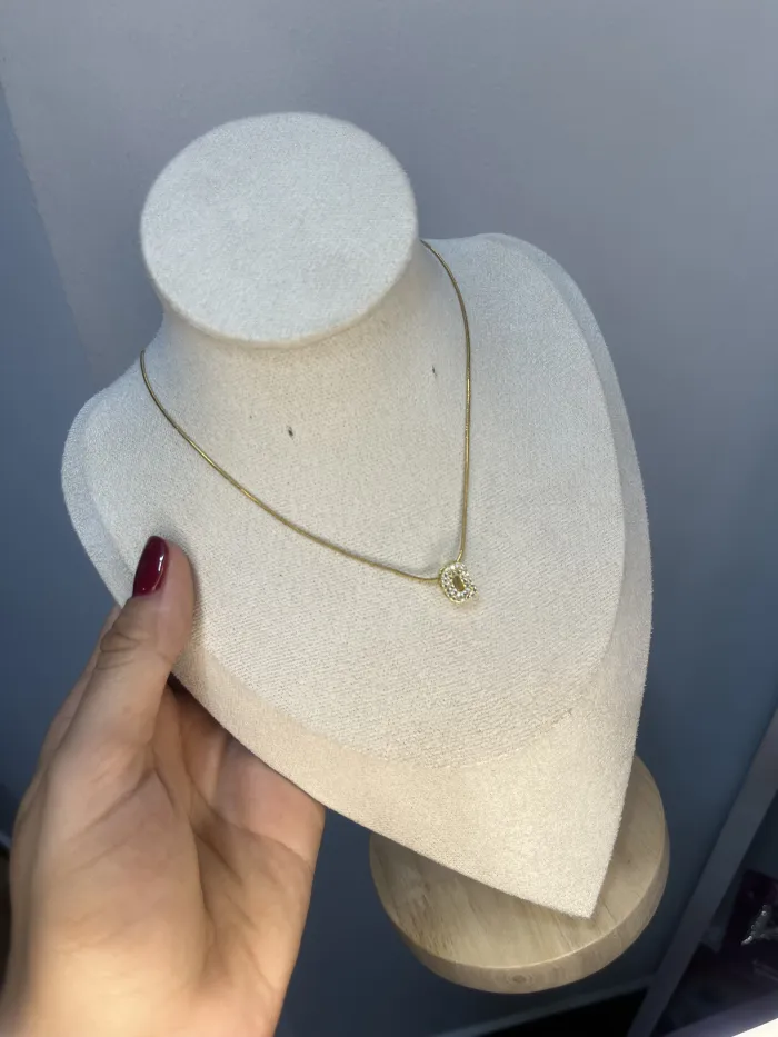 Collar inicial D 