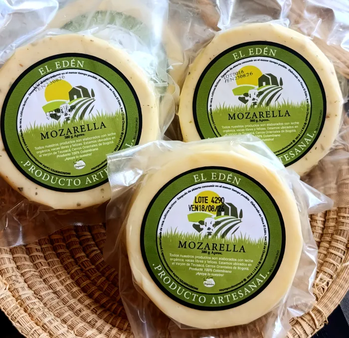 Queso Mozzarella Con Especias y Sin Especias, 