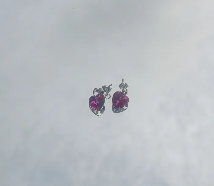 Aritos corazón tornasol