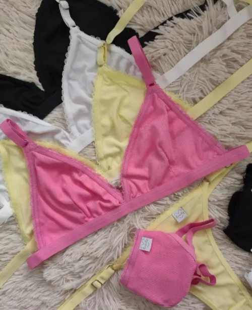 CONJUNTO “LOVELY” 🩷💛