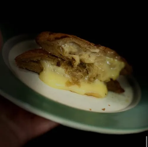 Milas de soja rellenas de cebolla caram. y muzza