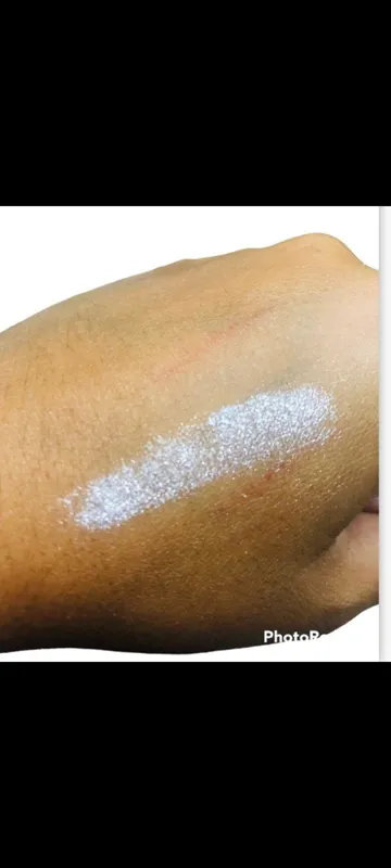 Polvo de adas roll on Favor Beauty  3