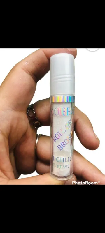 Polvo de adas roll on Favor Beauty  4