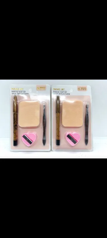 Set de esponjita+delineador+pinzita+sacapuntas 2