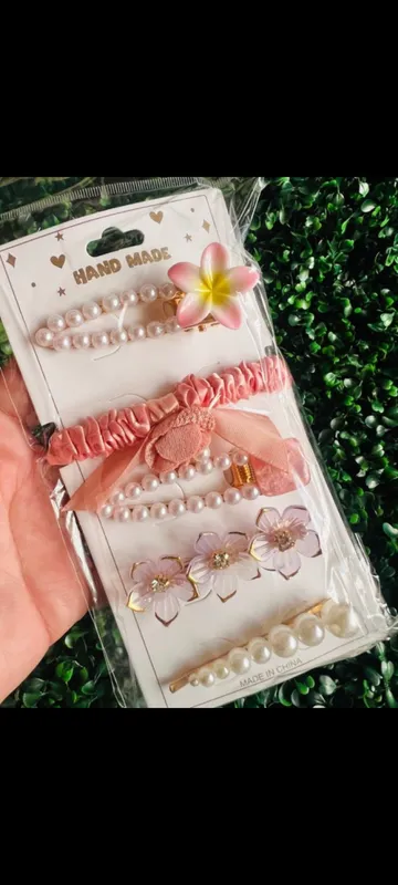 Set de hebillas con aplique y scrunchie❤️🌸 4