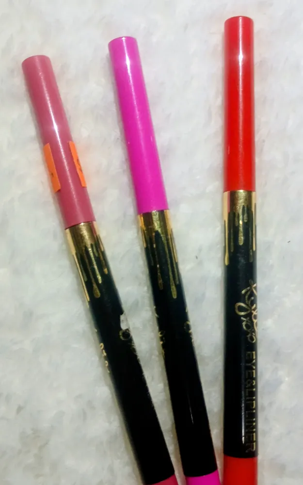 Delineador de labios retractil 