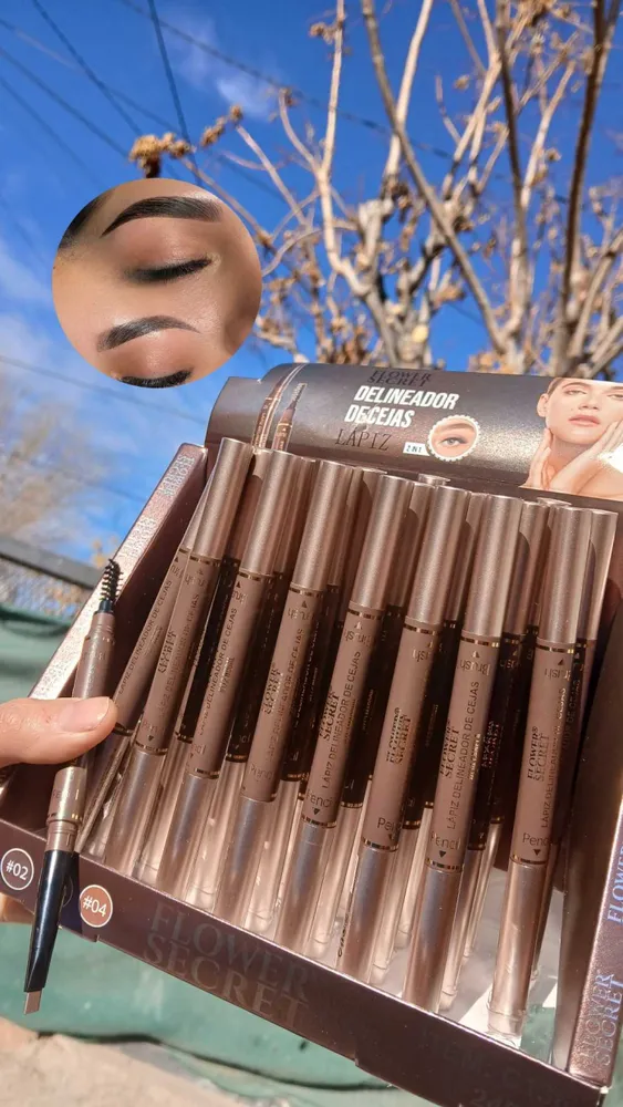 Delineador para cejas con cepillo 