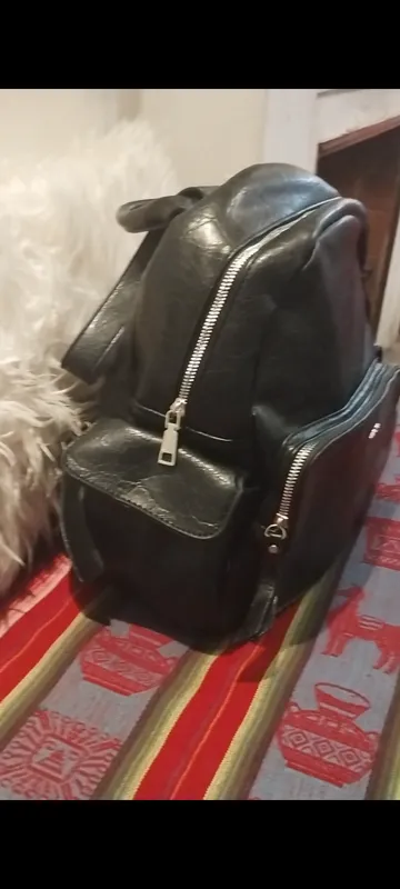 Mochila negra cuero Pu brillante Venice 2