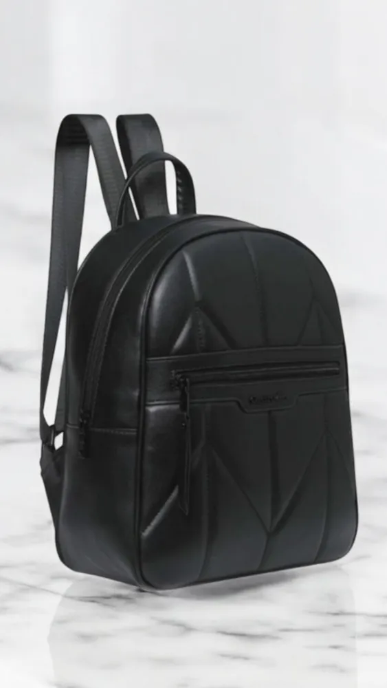 Mochila cuero Pu negra Las Oreiro 2