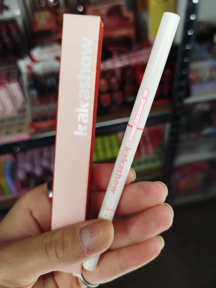 Delineador retractil Kakashow 