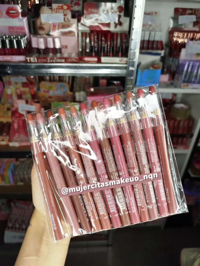 Delineador de labios con sacapuntas Violet