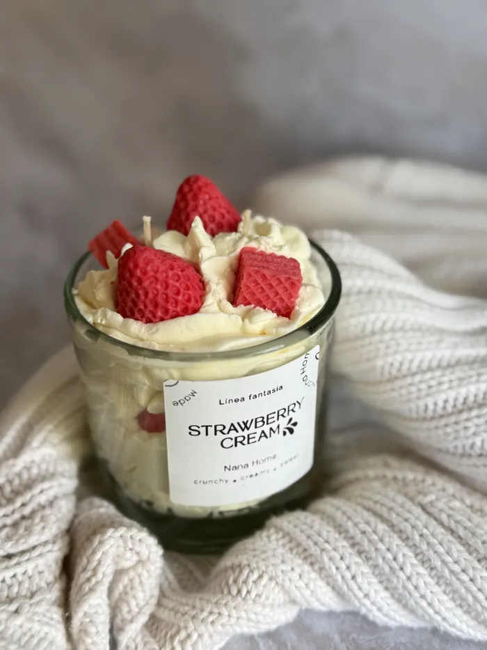 Vela Strawberry Cream