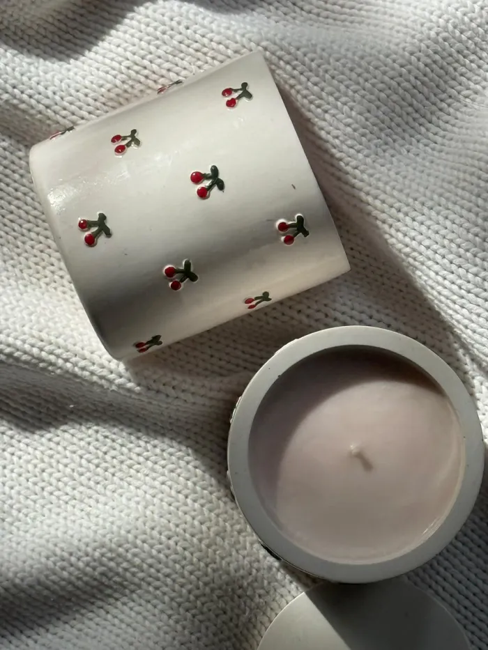 Vela berry cream  2