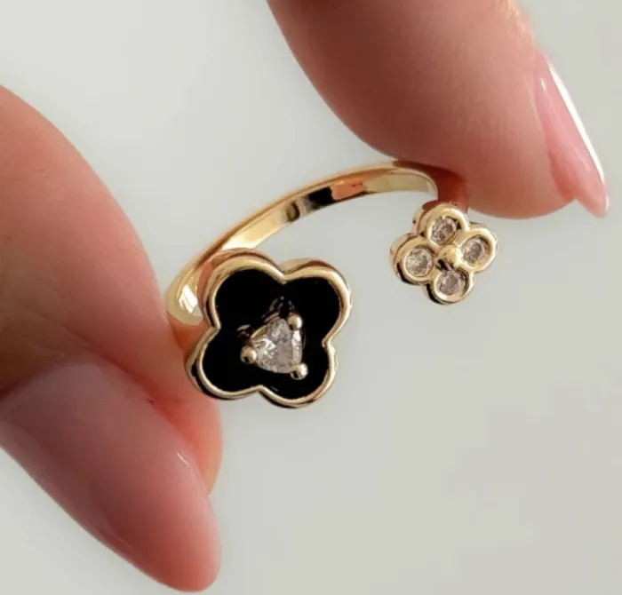 Anillo trebol regulable 