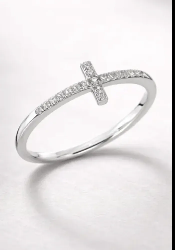 Anillo plateado cruz cubic