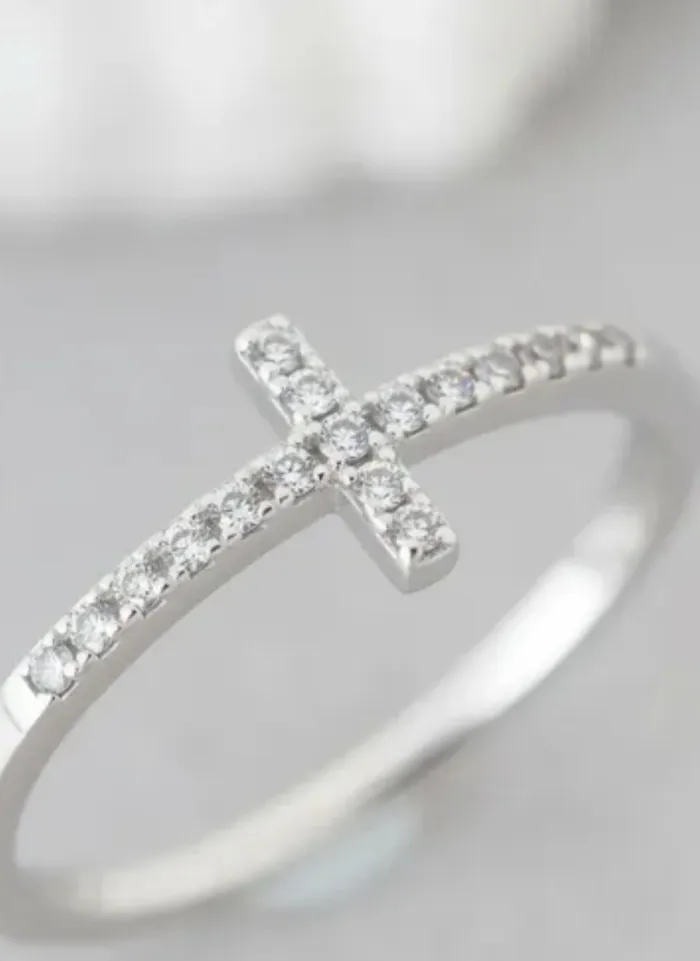Anillo plateado cruz cubic 2