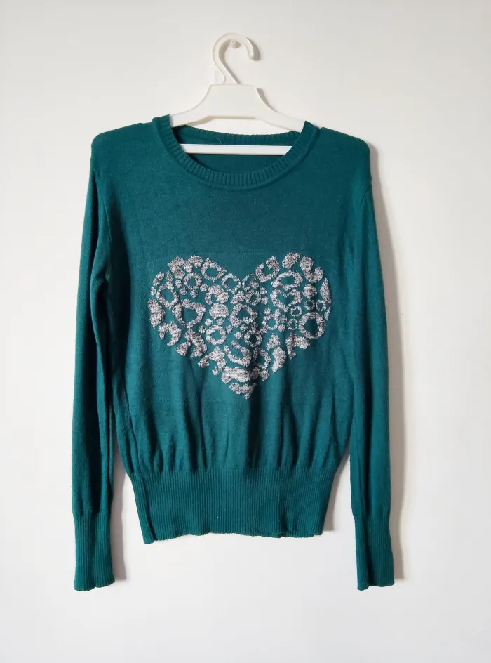 Sweater Cuello Redondo Bordado (Talle M)