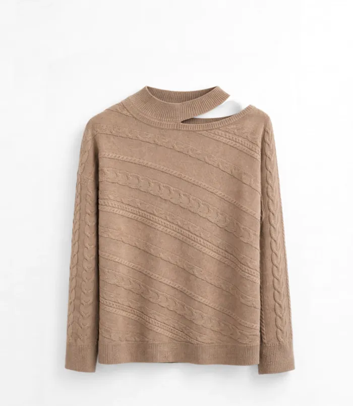 Sweter importado con abertura en hombro