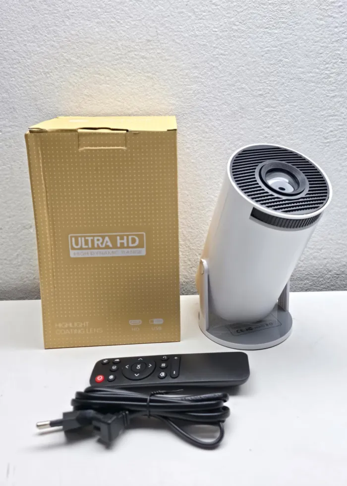 PROYECTOR MINI ULTRA HD PORTÁTIL 