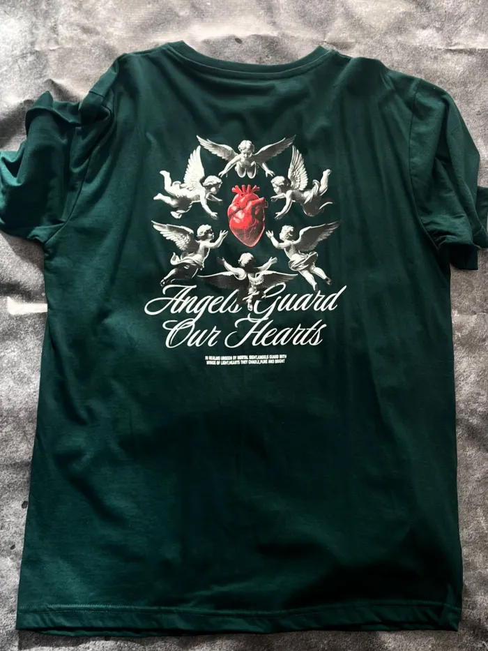 remera ANGELS GUARD OUR HEARTS