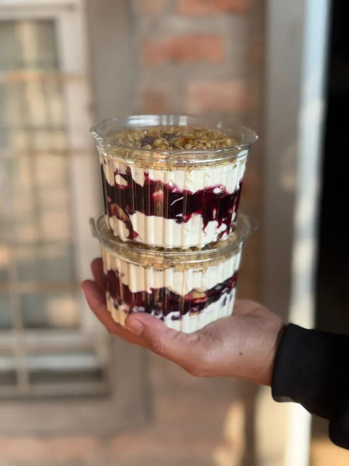 Yogurt griego con granola 