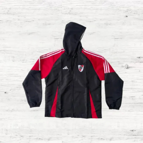 CAMPERA-RIVER PLATE- ROMPEVIENTOS NEGRA Y ROJA