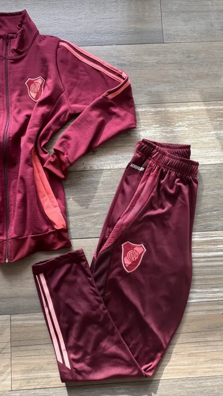 CONJUNTO - PANTALON - CAMPERA 2025