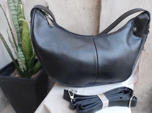 Cartera media luna Amayra  3