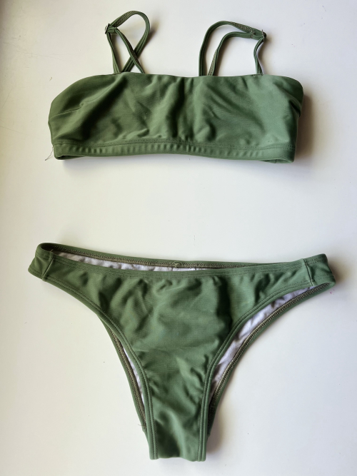 Bikini verde (SUEÑAME MUCHO)