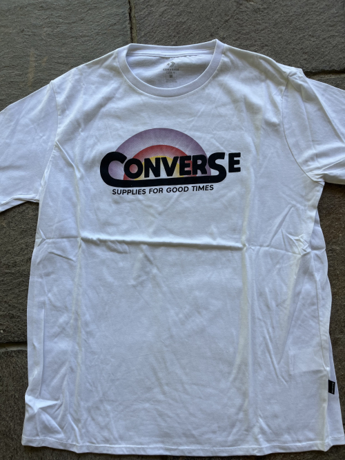 Remera blanca estampada (CONVERS)