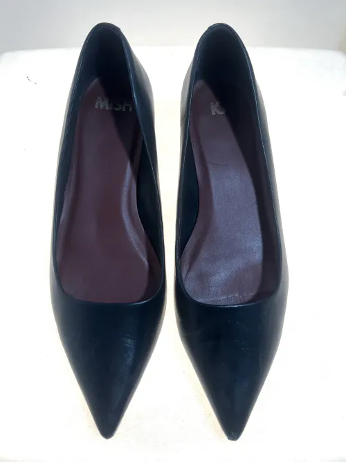 Stilettos negros Marca:MISHKA
