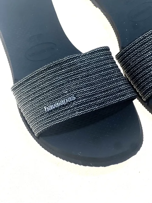 Sandalias negras Marca: HAWAIANAS