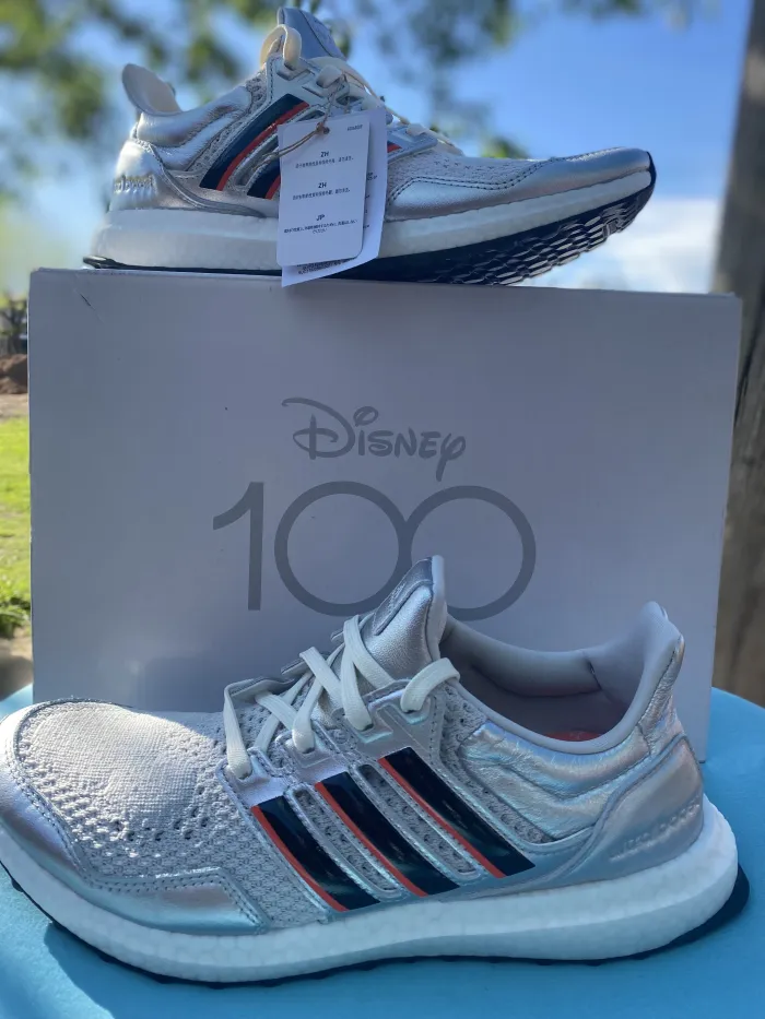 Adidas Disney ⚪️