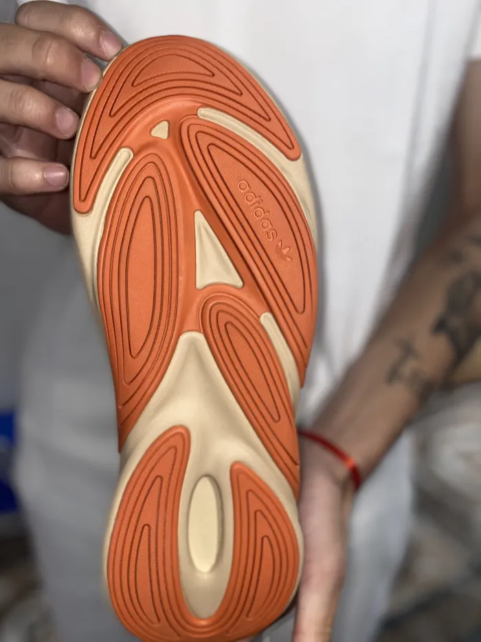 Adidas Ozelia KNT 🔴🟠🟡 2