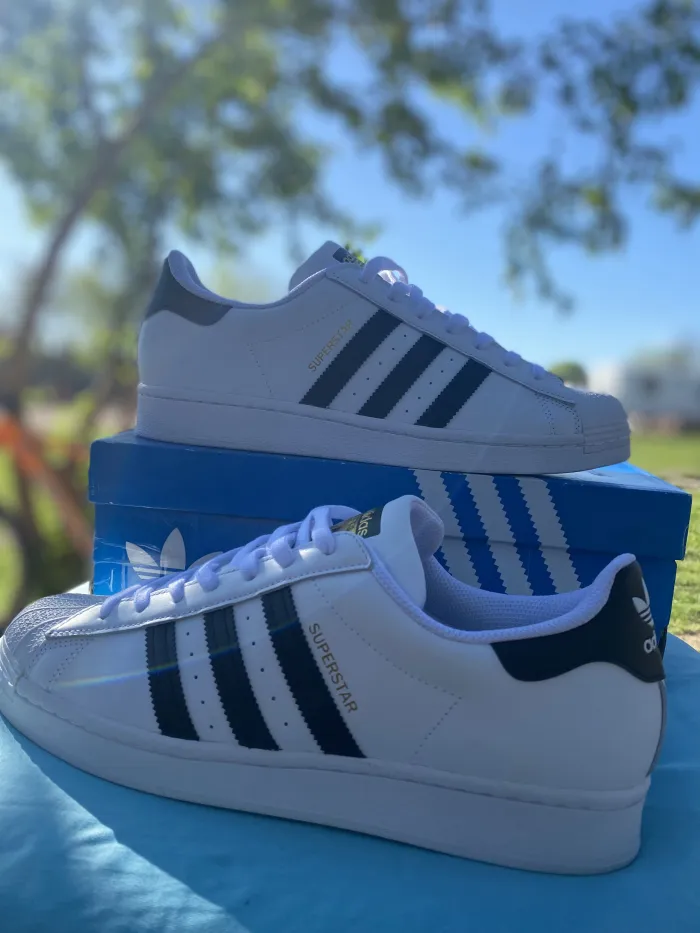 Adidas Superstar ⭐️⚪️⚫️